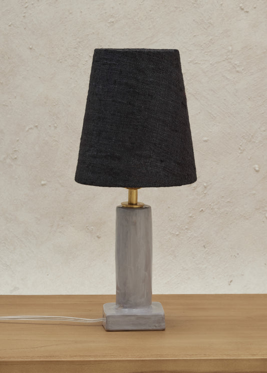LÁMPARA BLOOM GRIS / SEDA NEGRO